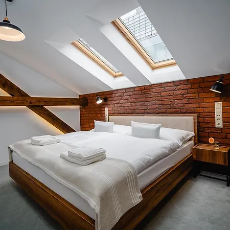 Garni Dock Szálloda 3*