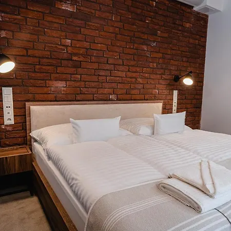 Garni Dock Hotel 3*
