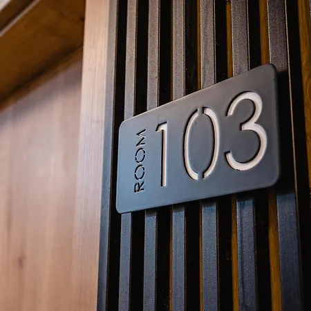 酒店 Garni Dock 3*