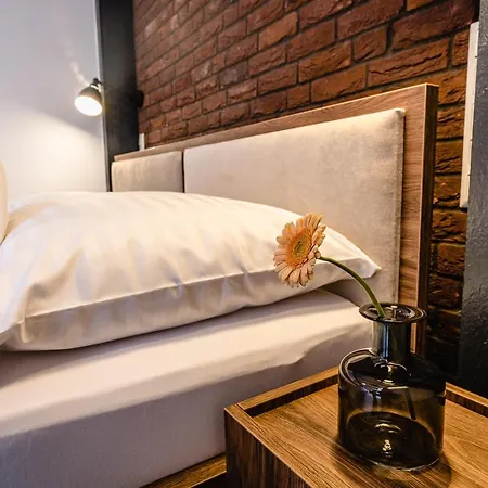 Garni Dock Hotel