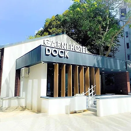 Garni Dock